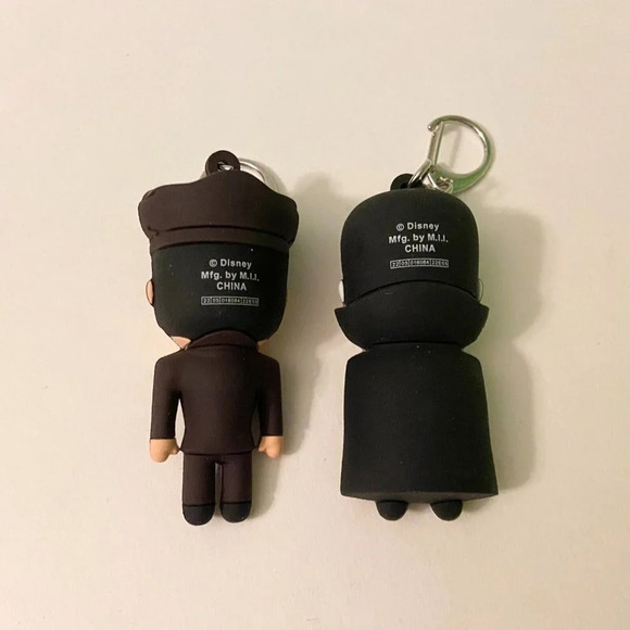 Disney Hocus Pocus Series 2 Keychain Figures  Set of 2 Bus Driver and Dave - Picture 3 of 13